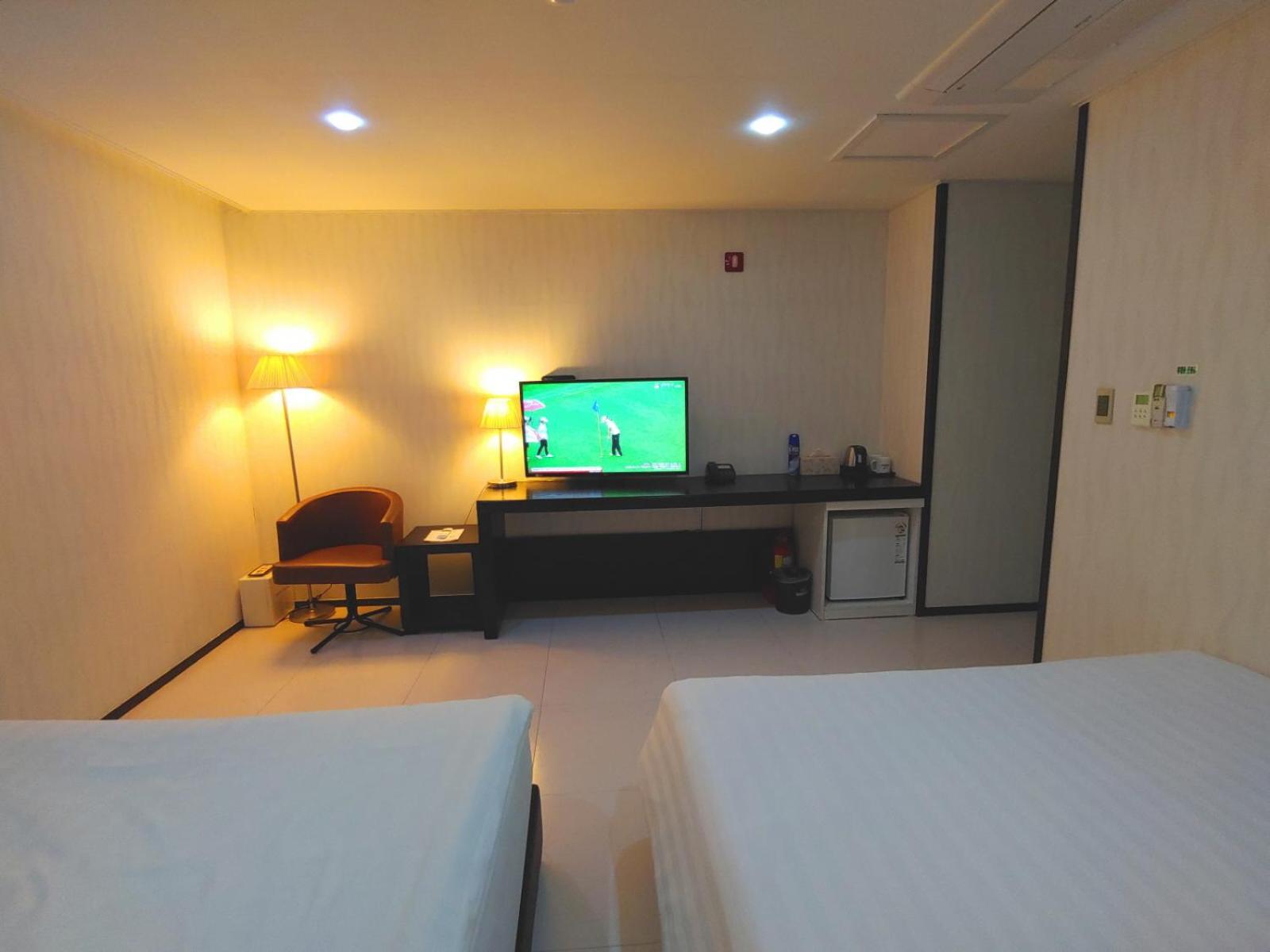 Hotel Rhangju ซอกวีโพ ภายนอก รูปภาพ