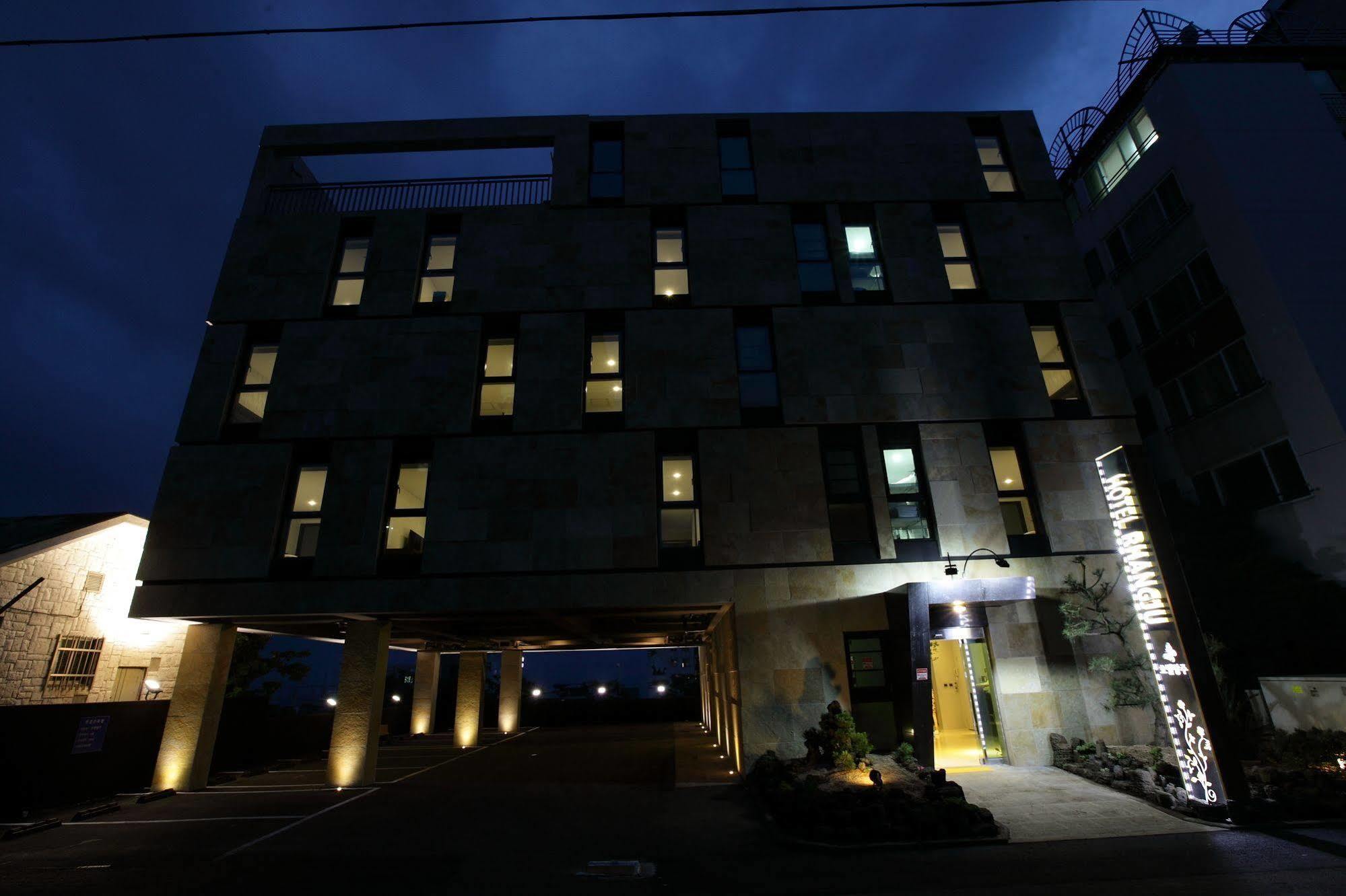 Hotel Rhangju ซอกวีโพ ภายนอก รูปภาพ