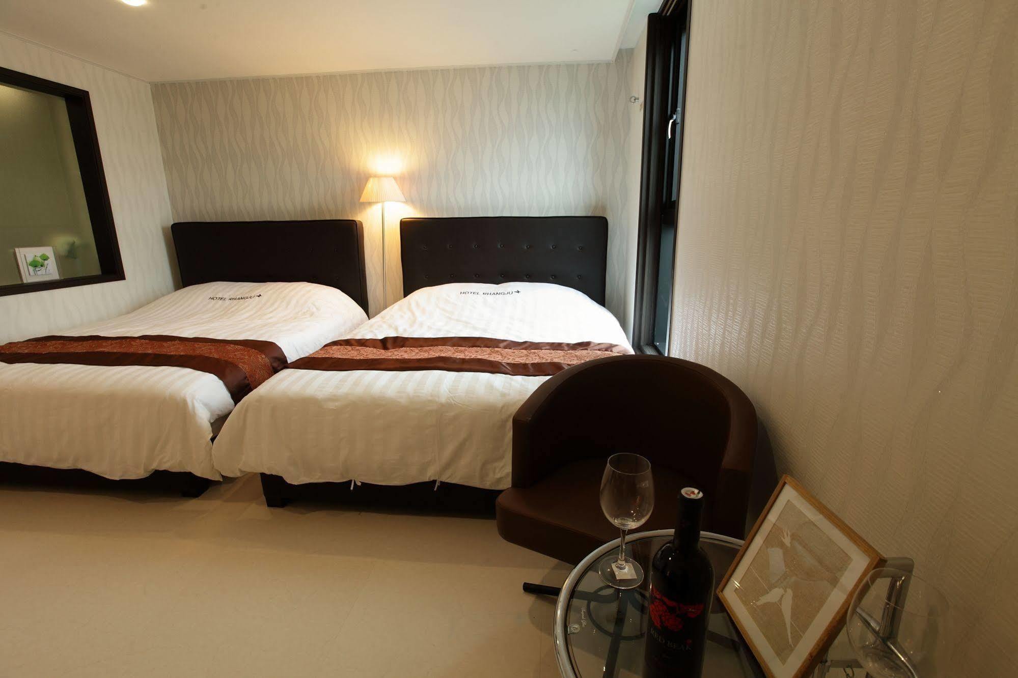 Hotel Rhangju ซอกวีโพ ภายนอก รูปภาพ